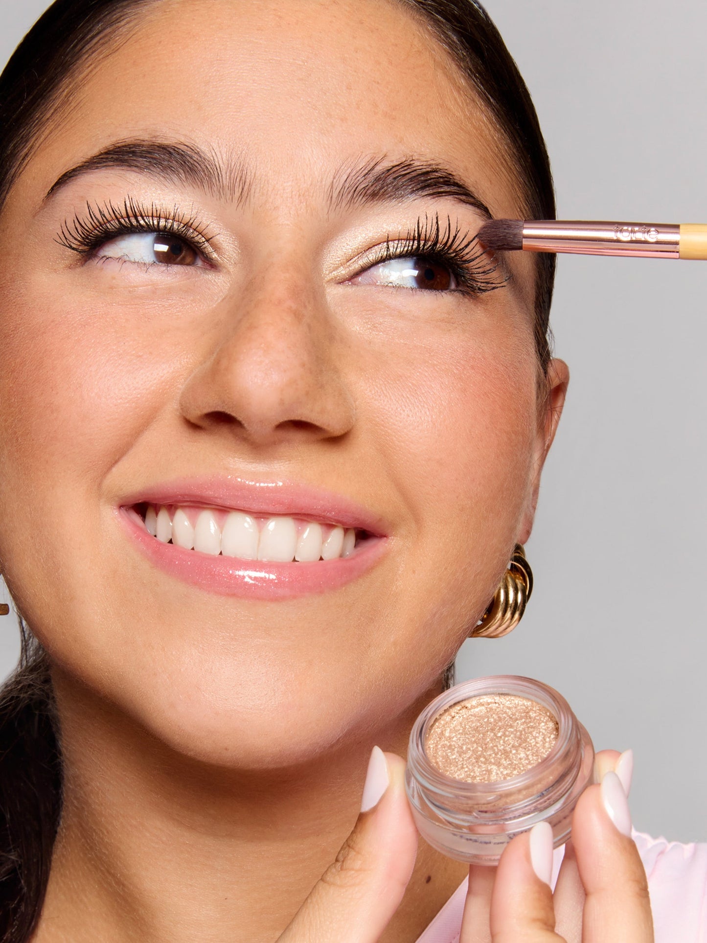 glow pot eye & cheek brush