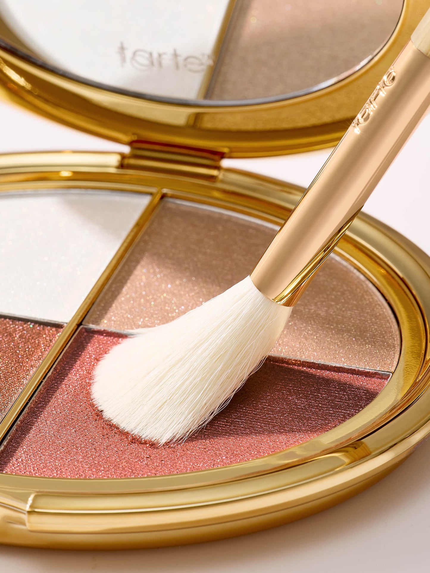 glow wardrobe highlighting brush